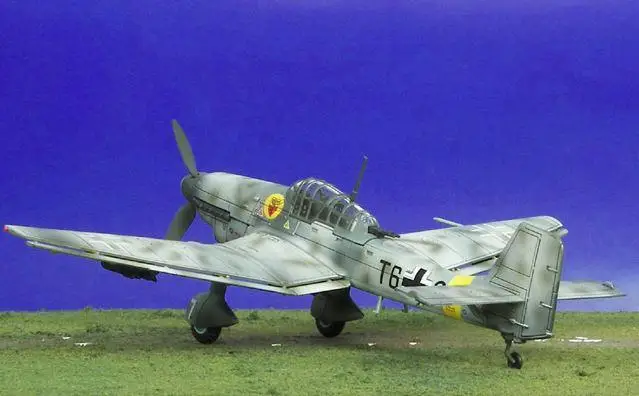 Хобби мастер Junkers Ju-87D Stuka Luftwaffe 2 StG 2 Immelmann T6+ GL Первомайск Украина января 1944 1/72 литье под давлением модель самолета
