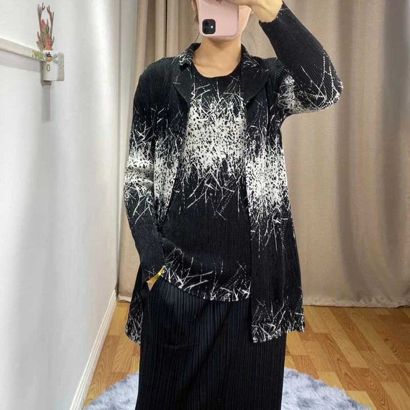 

Miyak Fold Women's Suit 2020 spring new fashion large size was thin short-sleeved T-shirt + single-breasted jacket two-piece tid