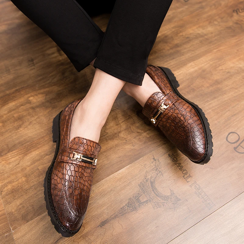 Brand spring and autumn new fashion breathable comfortable personality crocodile pattern casual high quality Loafers
