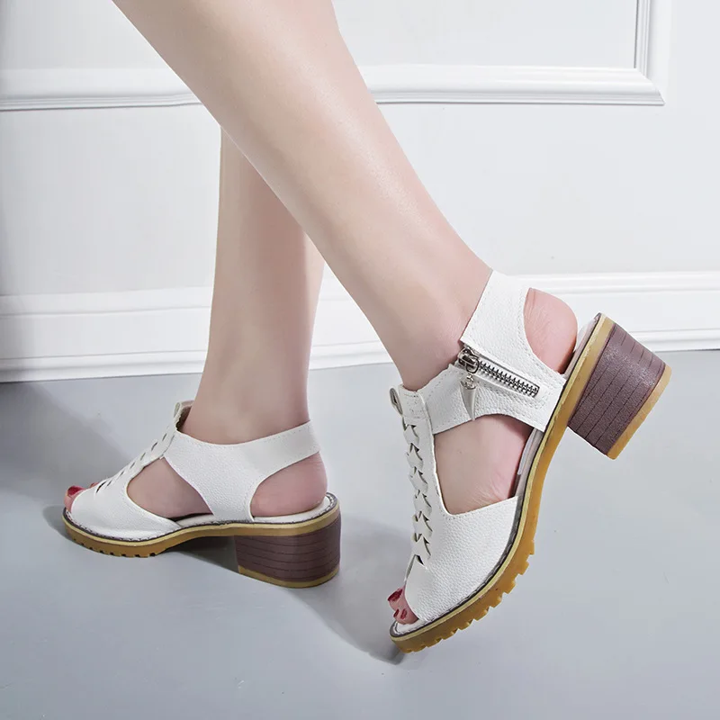 

2020 New Women Summer Sandals Fashion Middle Heels Shoes Woman PU Leather Gladiator Plus Size Classics Retro Ladies Sandals