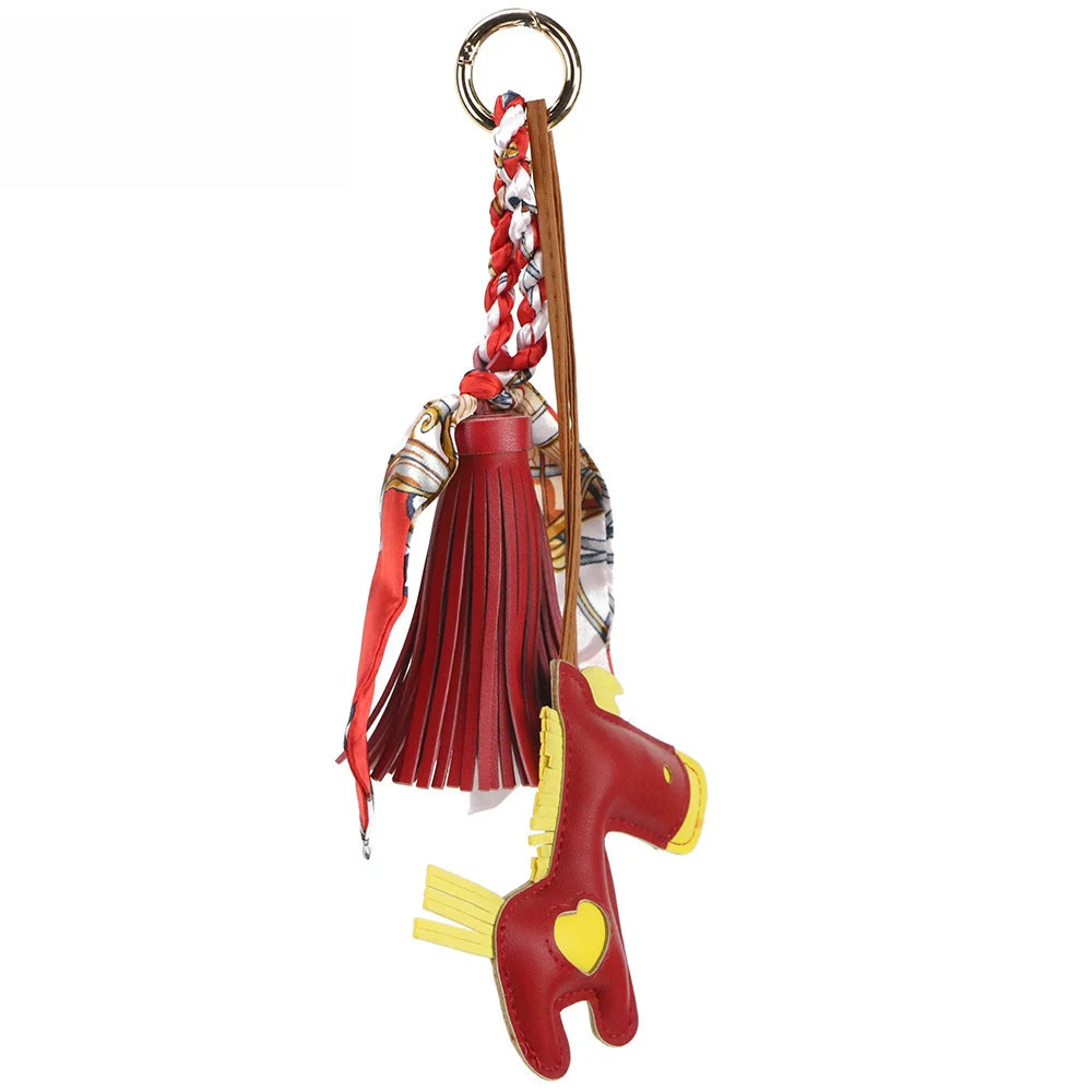 Новинка года; Модные женские подвески-сумочки из искусственной кожи с кисточками пони и шарфами; кисточки; лошади Родео; украшение для сумки - Цвет: Love-red