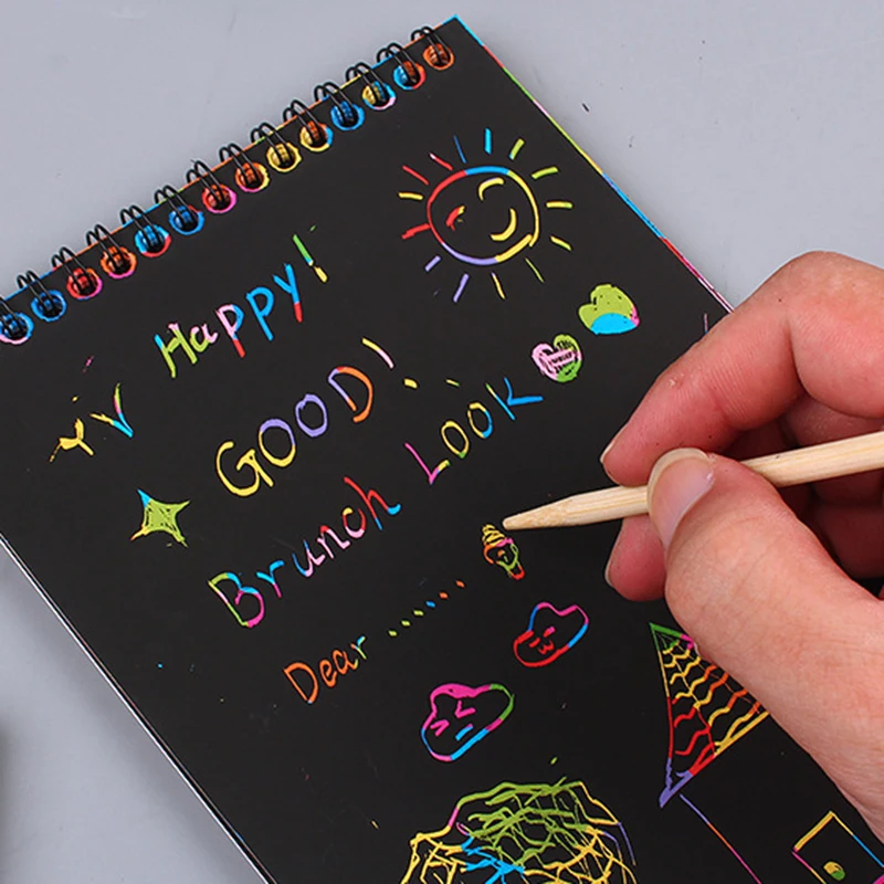 12 fogli Arcobaleno Scratch Note Sketchbook Carta Pittura Giocattoli Bambini Fai da te Colore Arte Doodle Scratch Off Card Disegno Notebook - immagine 4