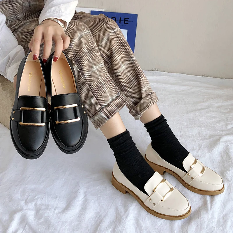 

2019 Fashion Women's Casual Woman Platform Shoes Oxfords British Style Flats Round Toe Modis Leather Preppy Dress Retro Metal