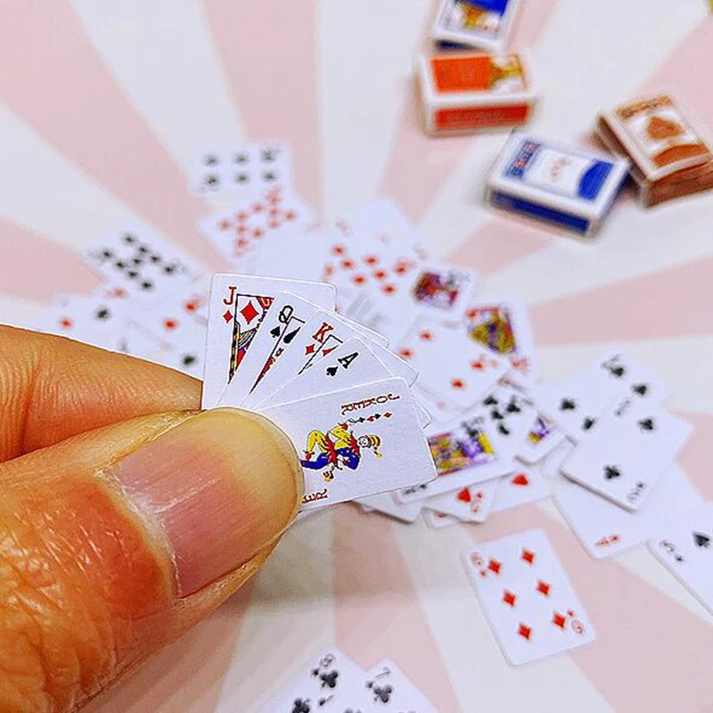 

Mini Game Poker Pocket Solitaire Mini Playing Card Mini Doll Accessories Home Decoration 1.5*1 cm