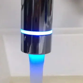 

SDF2-C3 LED Faucet Light New All-copper Bubbler Colorful Luminous Color Temperature Control Three-color Splash Guard