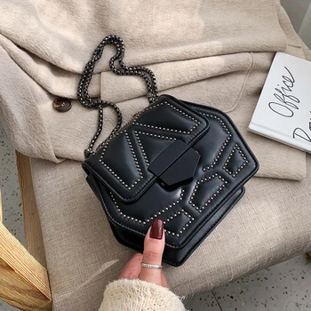

Creative Hexagon Chain Crossbody Bags For Women Fashion Rivets Women's Shoulder Crossbody Bag Lady Travel Mini Handbags