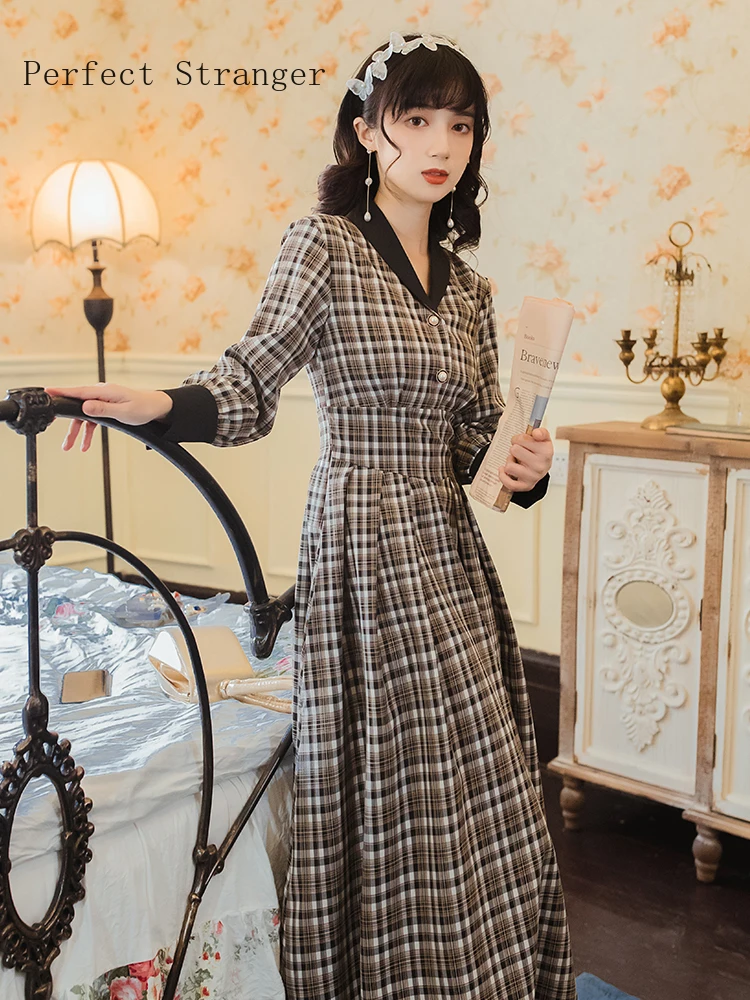 2020 Autumn Winter New Arrival Hot Sale Turn Down Collar Long Sleeve Plaid Women Long Dress