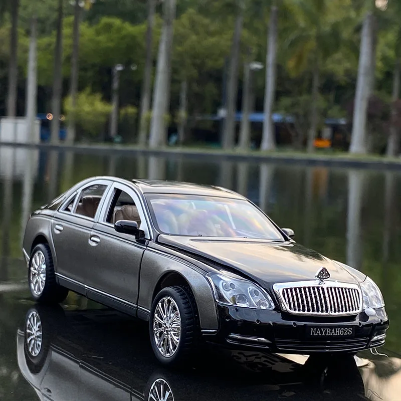 yyyyy様取置き専用　AUTOart 1/18 MAYBACH 62 yyyyy様取置き専用 AUTOart 1/18 MAYBACH 62 - メルカリ