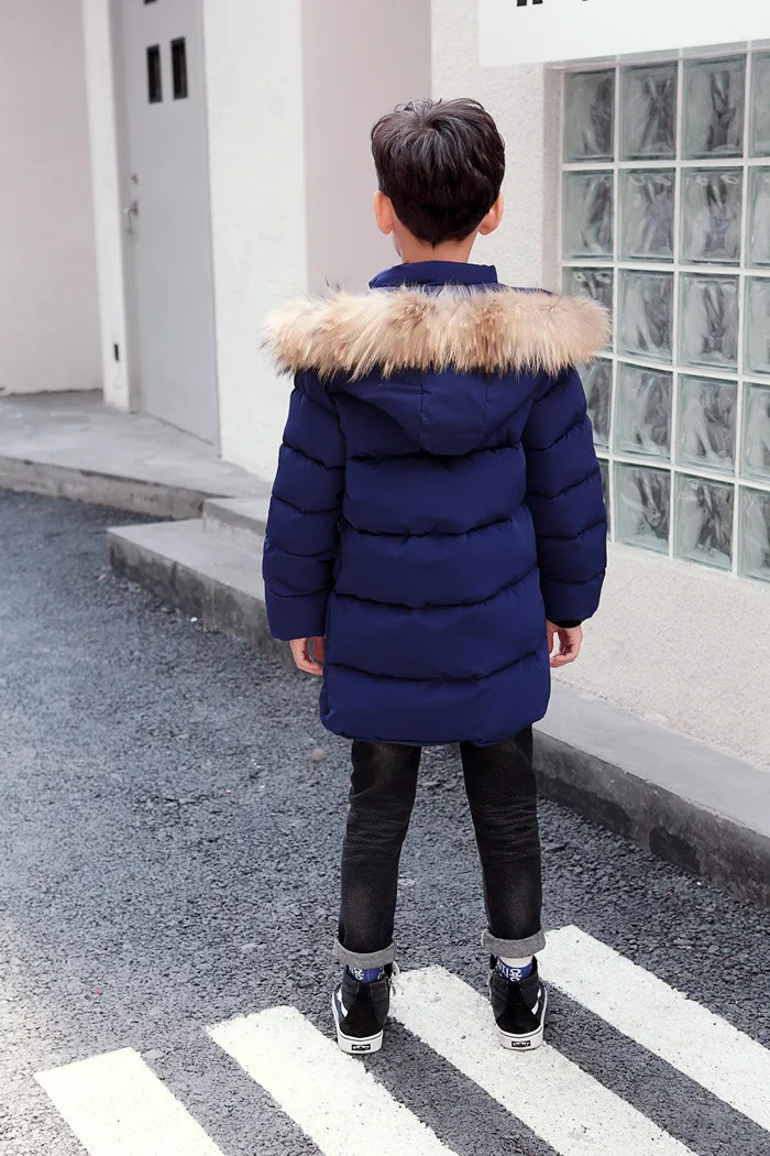 Коллекция года, камуфляжный Детский пуховик длинное плотное зимнее пальто для мальчиков детские зимние куртки на утином пуху для мальчиков, верхняя одежда меховой воротник