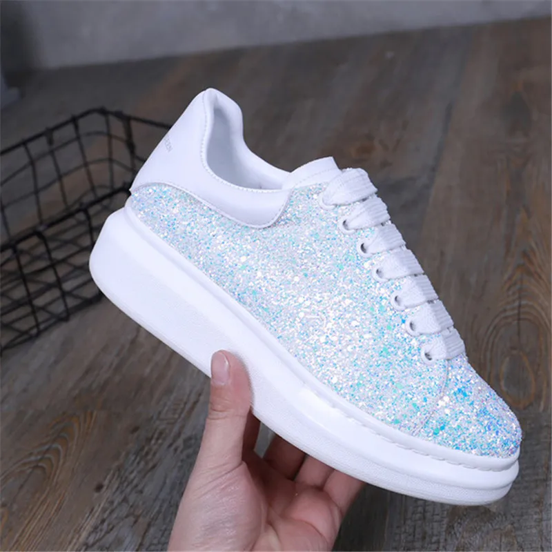 Mais novo de alta qualidade couro sapatos casuais mulher dedo do pе redondo rendas sapatos planos celeledad блестящая embelezado