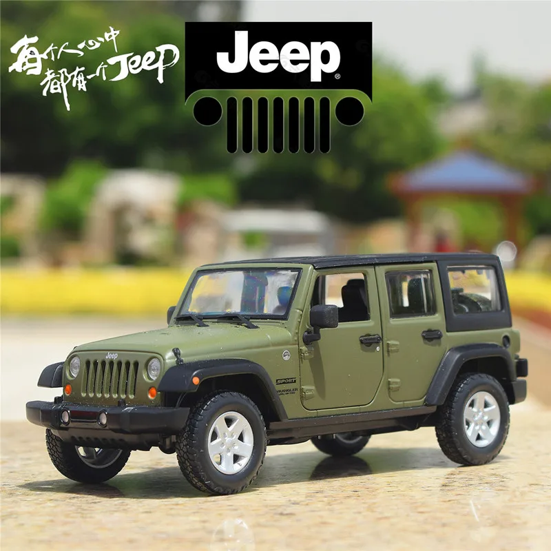 Модель внедорожника Maisto 1:24 2015 Jeep Wrangler неограниченная серия модель автомобиля из