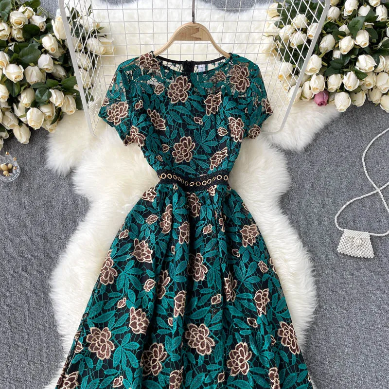 O-Neck Embroidery Retro Lace Dress