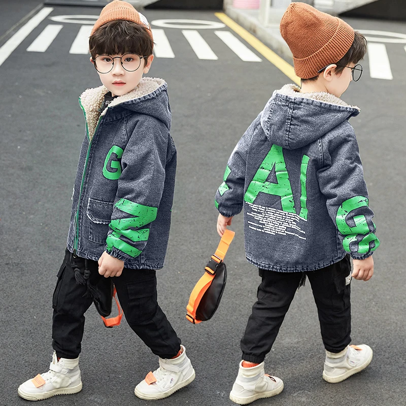 Детские джинсовые флисовые куртки для мальчиков и девочек; зимняя корейская модная флисовая куртка с капюшоном и надписью для мальчиков; бархатная куртка - Цвет: green