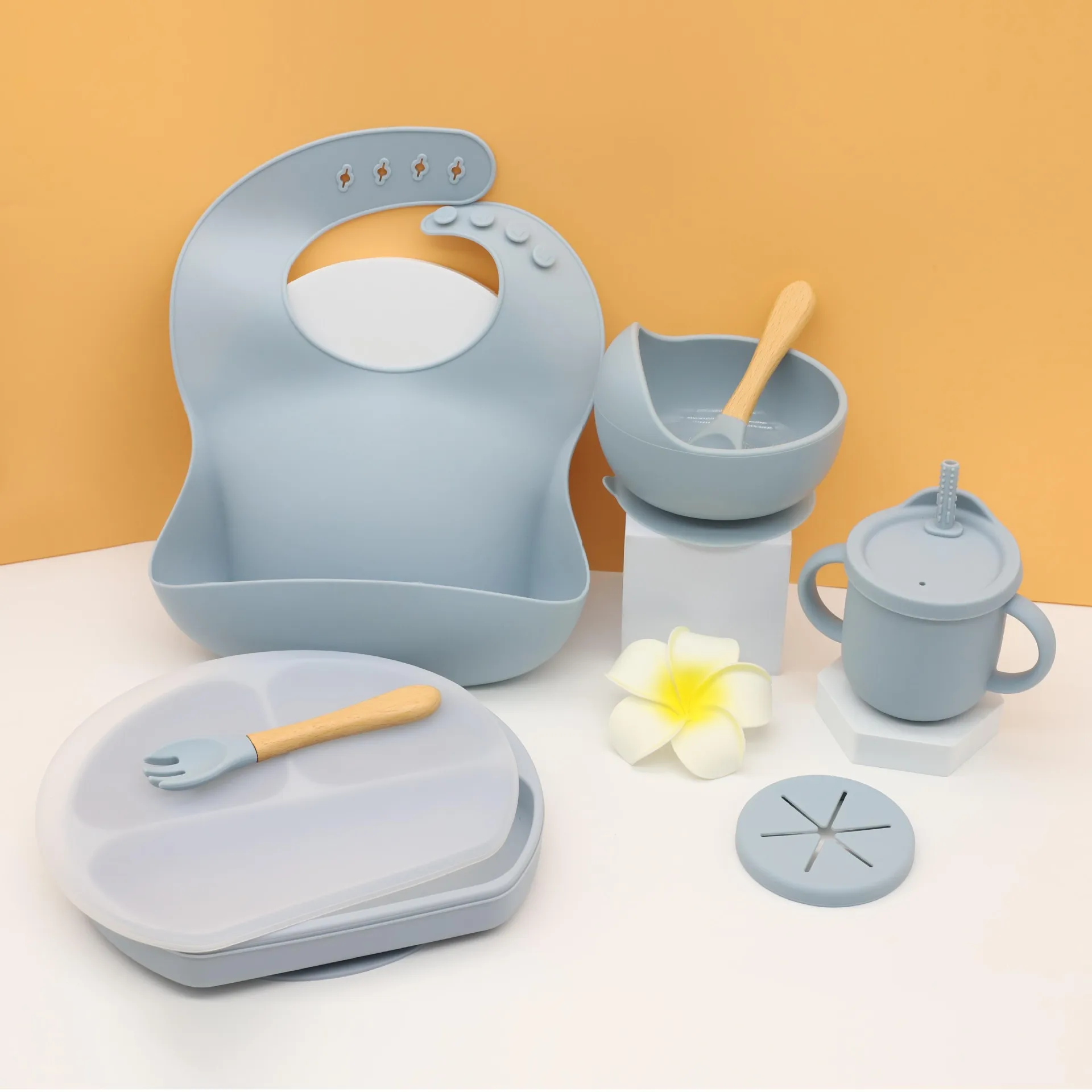 New Baby Silicone Tableware Set Dining Plate With Sucker Antislip Saucer Bowl Bibs Spoon Fork Sippy Cup Kids Training Dishes