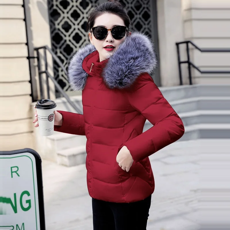 Зимнее женское хлопковое пальто, новая мода, приталенная короткая белая куртка женская с капюшоном, пуховое пальто, большой меховой воротник, теплая верхняя одежда, большие размеры