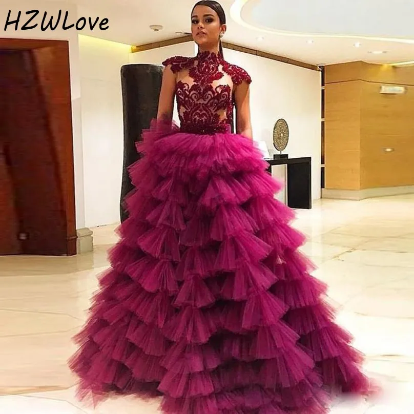High Neck Prom Dresses Cap Sleeves Sheer Appliques Lace Tiered Cake Skirts Evening Dress Pleats Tulle Celebrity Gowns | Свадьбы и