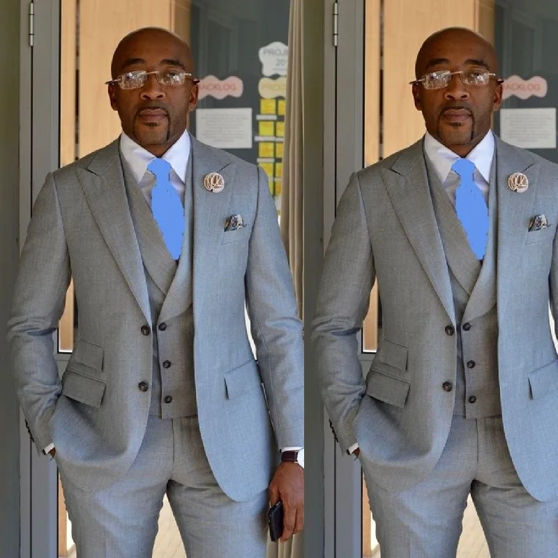 Мужской смокинг с двумя пуговицами светло-серый Свадебный - Цена: 