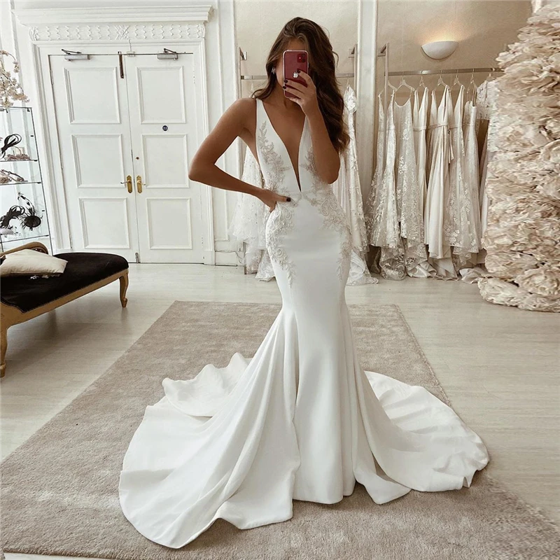 Sexy Backless Vestidos De Novia Appliques Vestido De Noiva V-Neck Wedding Dresses Lace Robe De Mariée