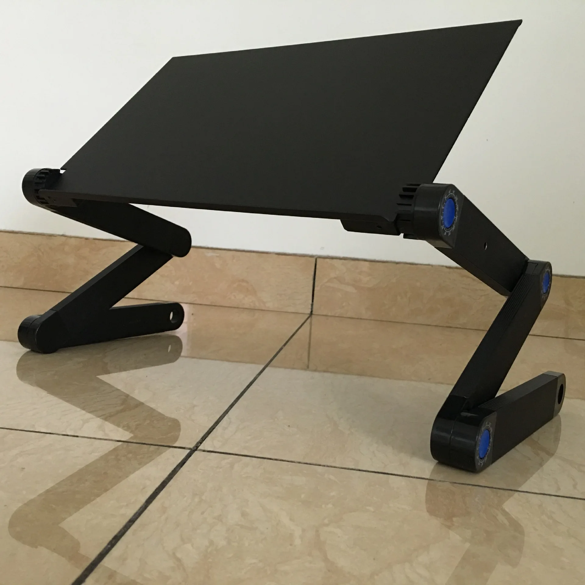 

Easy to Force Aluminum Laptop Computer Table Bed Folding Computer Desk ben zhuo Gift Table Laptop Regulation Table