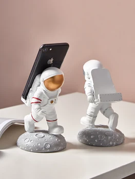 

Nordic style Astronaut resin ornament Phone holder home decoration accessories Living room bedroom TV Universe exploration