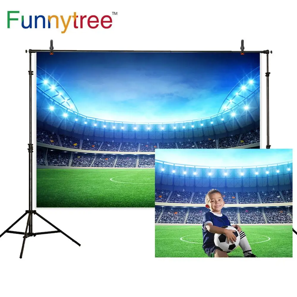 Фон Funnytree для фотостудии мальчиков с изображением футбольного поля матча ФК Реал