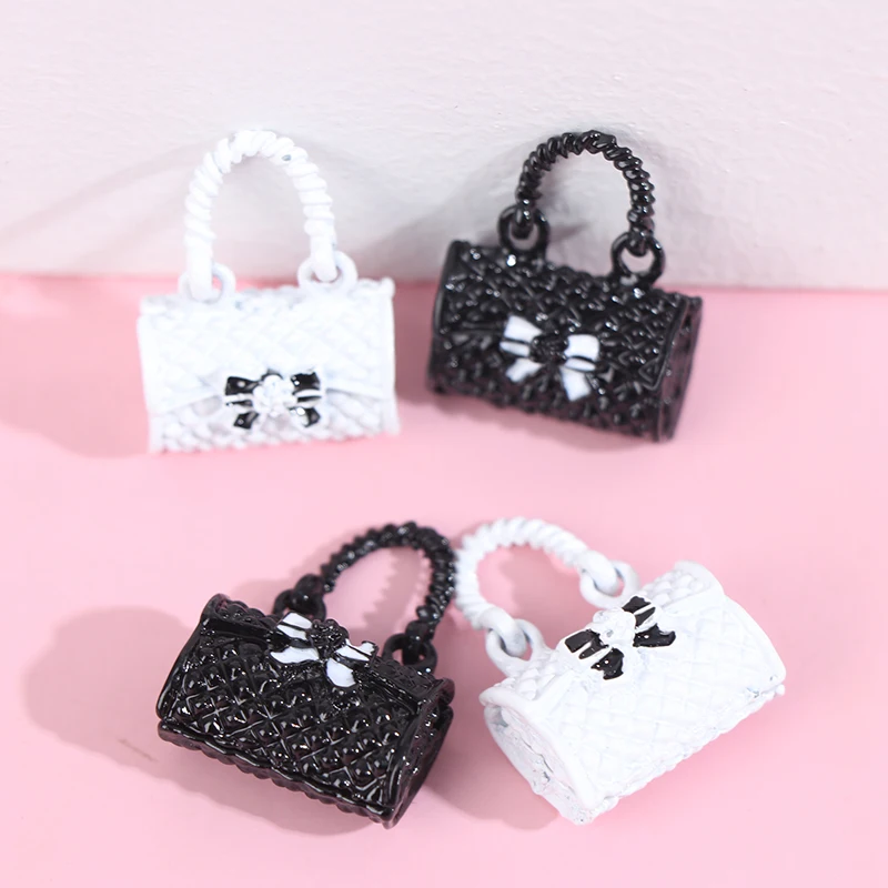 2pcs 1/12 Dollhouse Metal Handbag Miniature Shopping Bag For Clothes Accessories Doll House Decoration Accessories 2pcs d shape round resin bag handle for handcrafted handbag purse frame diy woven bag accessories fashion bag handles