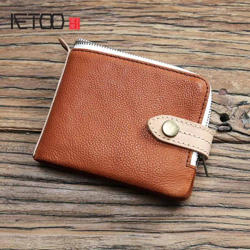 

AETOO Handmade retro men's head-layer cowhide short wallet, casual zipper leather wallet, stylish European and American wallet