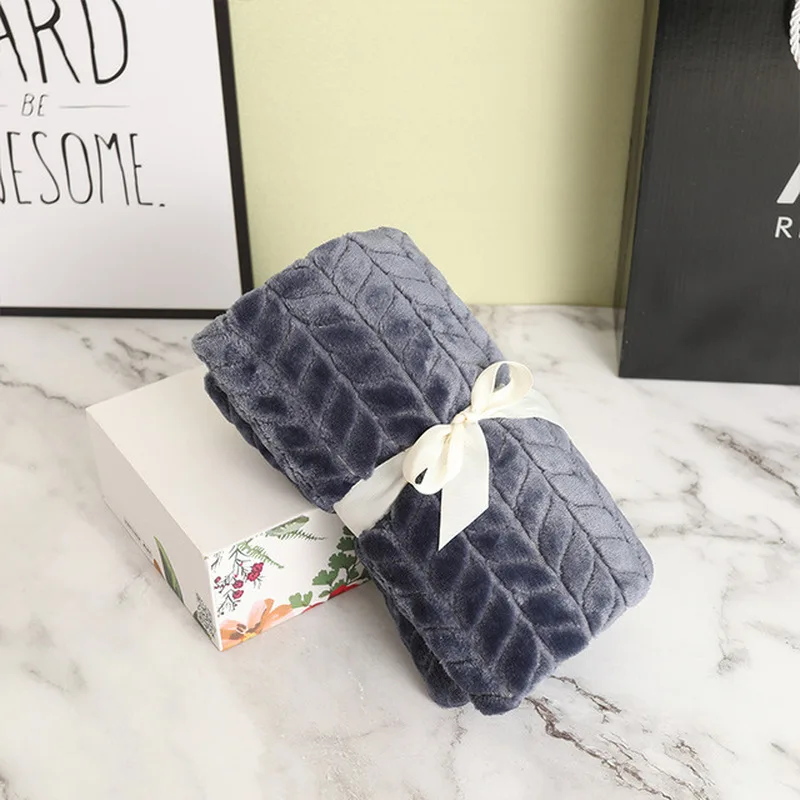 

Super Soft Blanket Flannel Aircraft Sofa Use Office Children Blanket Towel Travel Fleece Mesh Portable Car Travel Cover Blanket
