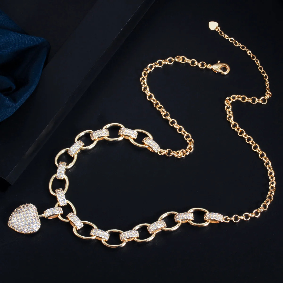 

CWWZircons Micropave Cubic Zirconia Gold Color Cuban Link Chain Big Love Heart Shape Charm Necklace for Women Jewelry Gift CP077