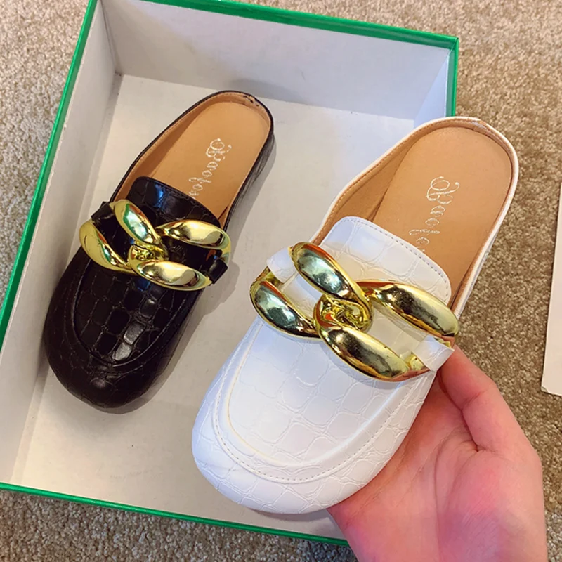 

Summer Women Slipper Low Heels Casual Slides Flip Flop Round Toe New Arrival Brand Design Gold Chain Closed Slip On Shoes Mulles