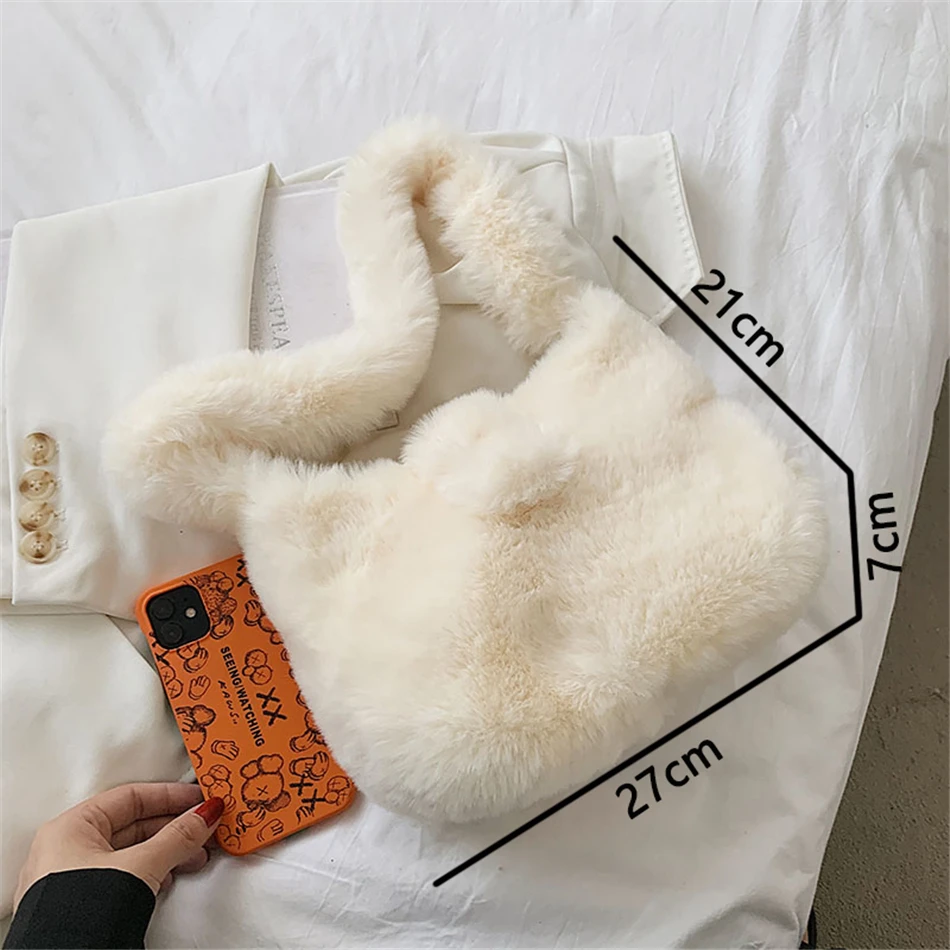 Рисунок 3 - Женская сумка под подмышку из искусственного меха