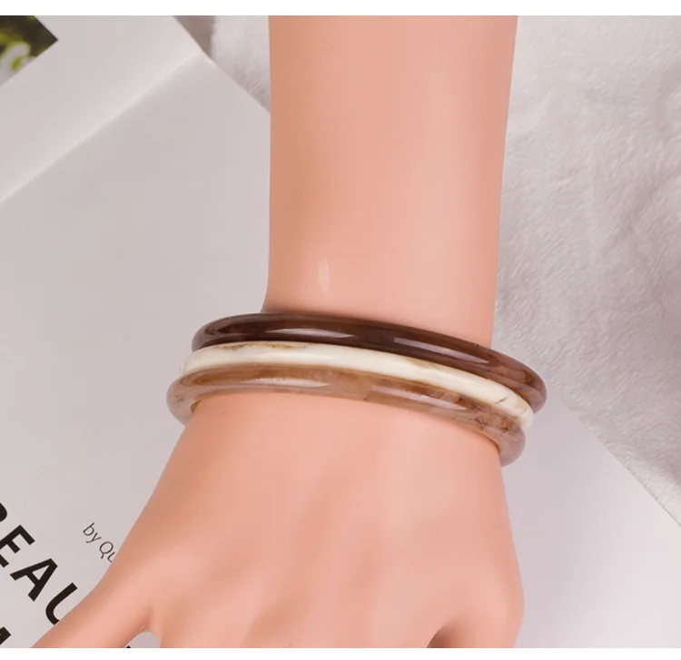 Fashion Round Acrylic Bangles for Women Simple White Coffee Brown Marble Resin Bracelet Vintage Party Jewelry Pulseira