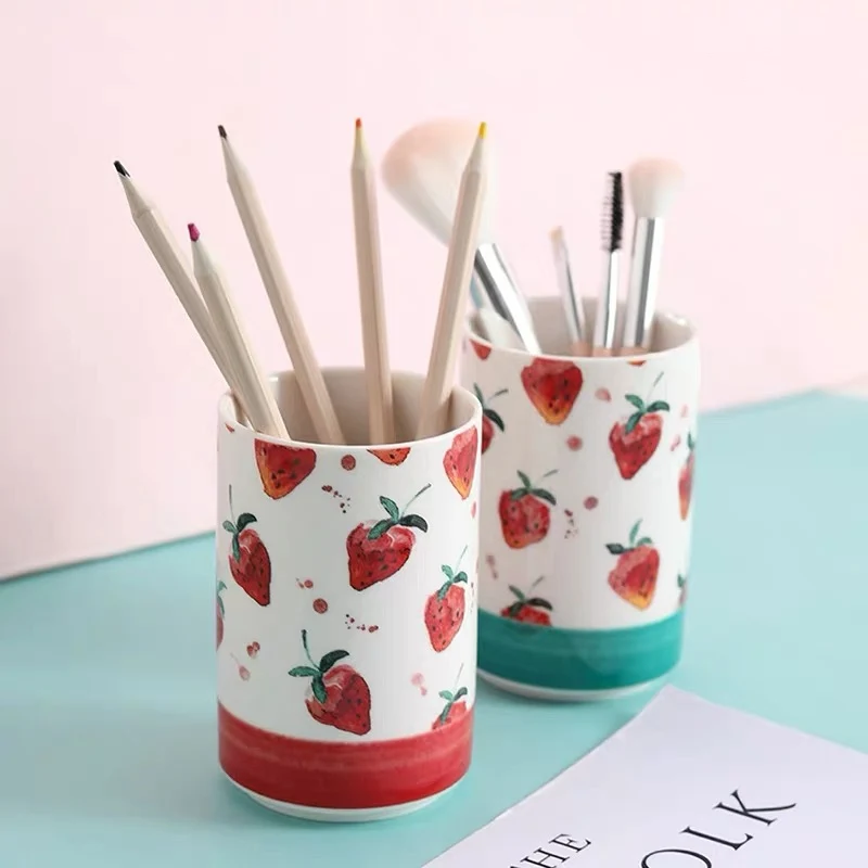 Desktop Debris Storage Jar Strawberry Pattern Brush Pen Storage Holder Makeup Cotton Swab Storage Box Ceramic Craft Decor
