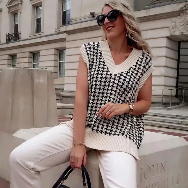 

Merodi women autumn fashion houndstooth knitted pullover sweaters 2020 female fashion v-neck sleevelss plaid vest sweater tops