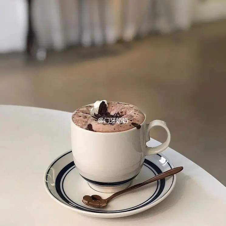 Copos de café feitos à mão do