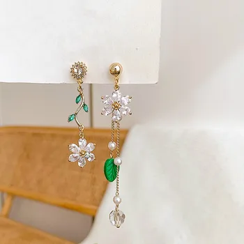 

2020 New Arrival Vintage Asymmetric Rhinestone Fresh flower Long Drop Earrings for women Temperament Crystal Pendant Jewelry