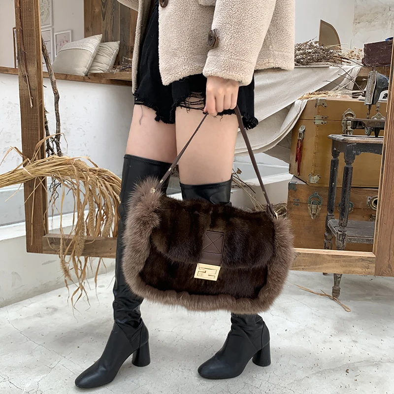 

High-grade Winter Women Solid Soft Real Fur Handbags Hand Bag Party Bags Fox Hair Handbag Fashion Street Show New Year Bag