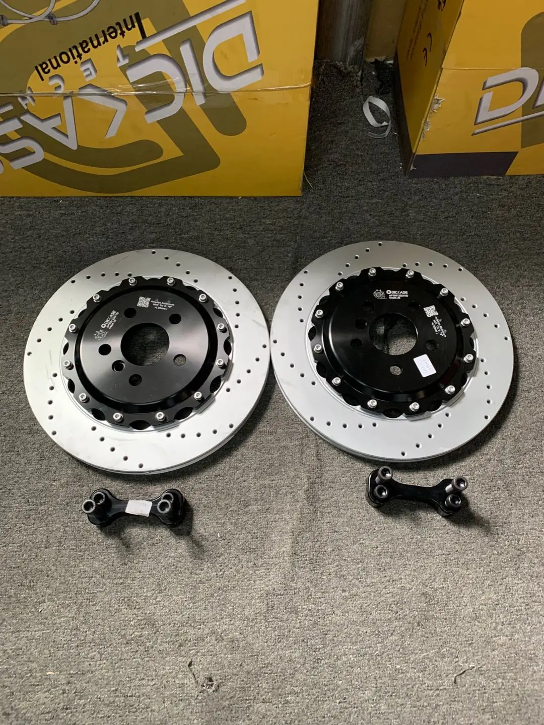 Dicase A61 6 pot caliper with 362mm disc front and expanded disc 355mm rear for Audi Audi Q5 19inch