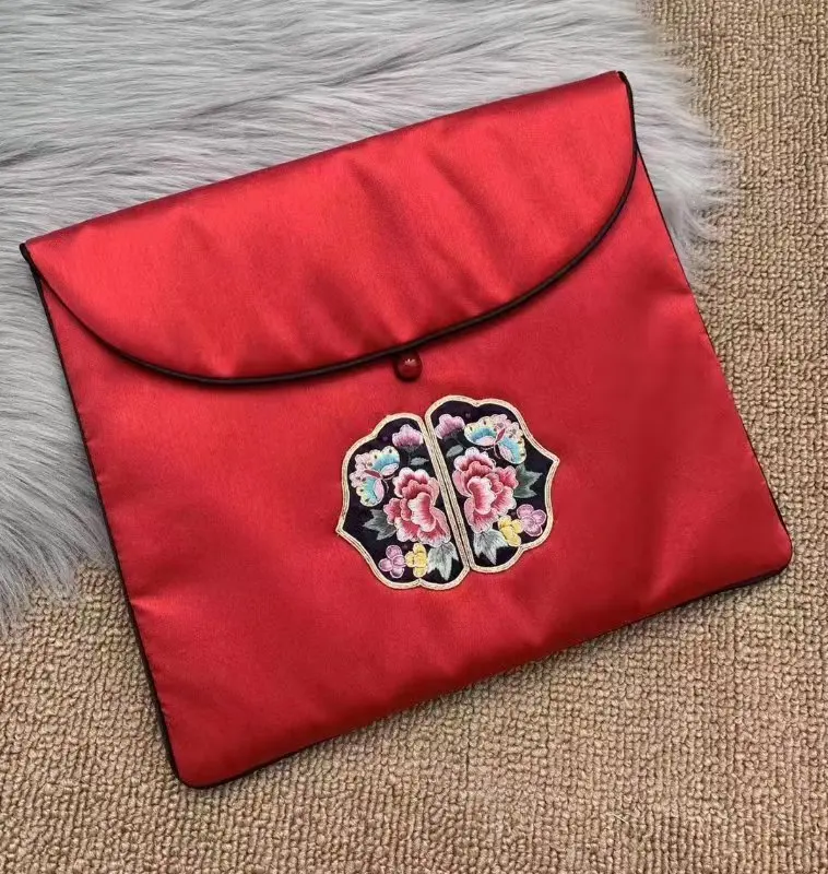 Сумка для iPad с китайской вышивкой