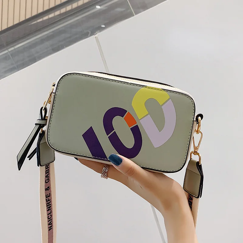 

Chic stylish and simple bag female 2020 new south Korean version of the joker color letters casual broadband cross-slung small
