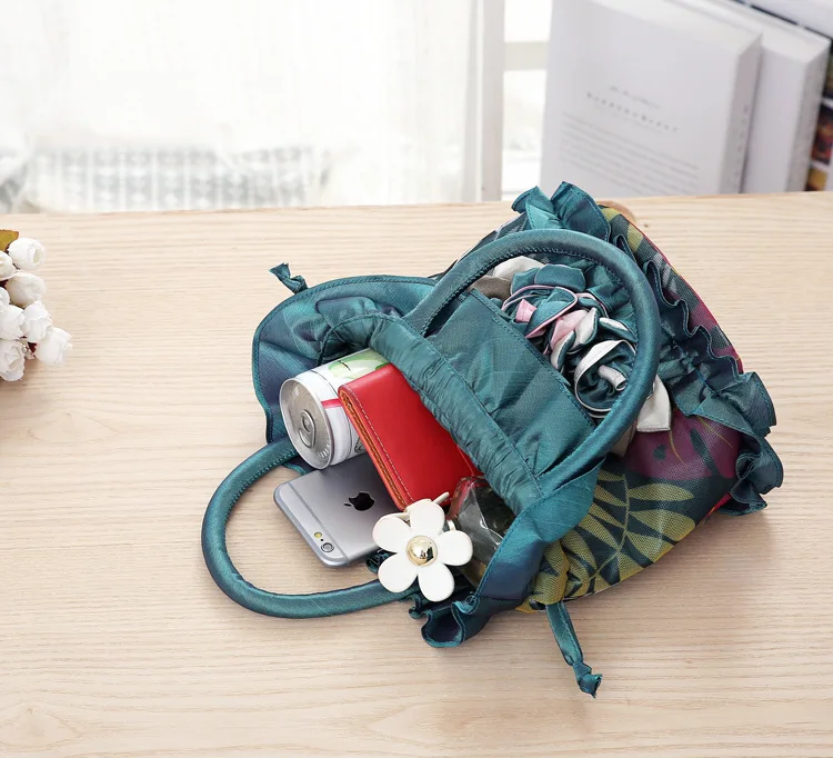 3303395892_1898945155