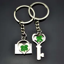 Yiwu мелкий товар Романтический замок клевера цилиндрические брелоки для пар Супер очаровательные украшения маленькие подарки Wechat бизнес на Be
