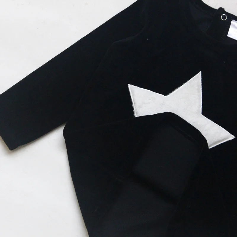 Goedkoop Kinderen kleding 2 stuks set velours kinderen kleding baby boy kleding meisjes kleding ronde hals lange broek hart ster kinderen set 2 5T