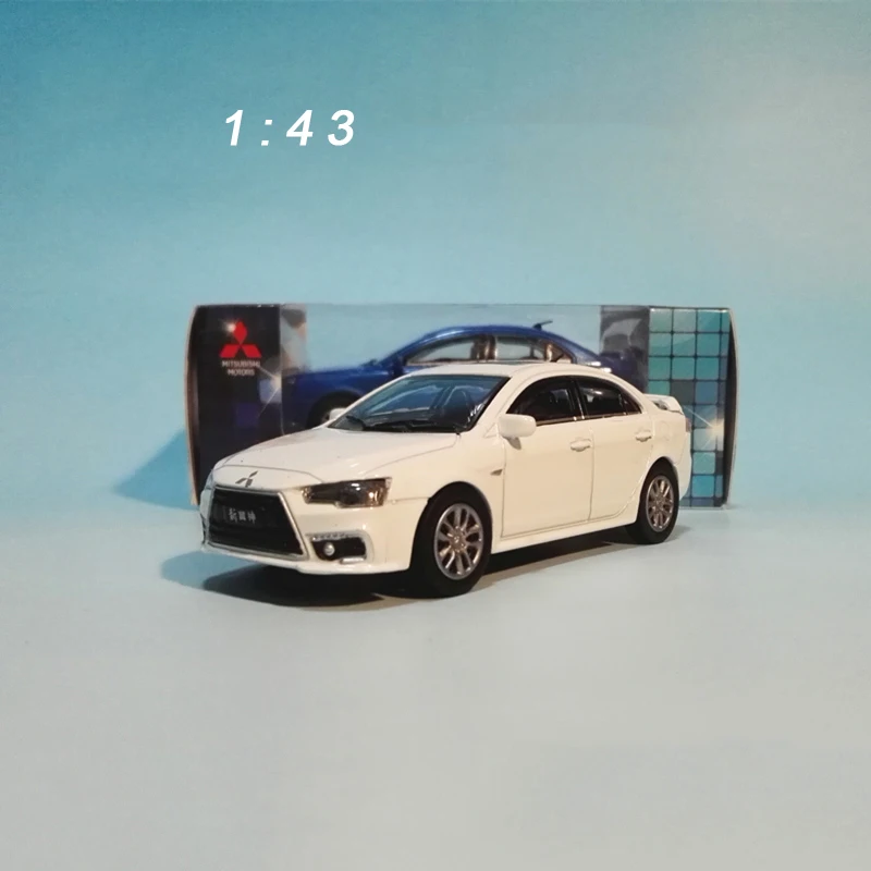 Литая модель автомобиля 1/43 Mitsubishi новинка крыло Бога из печати белый Лансер