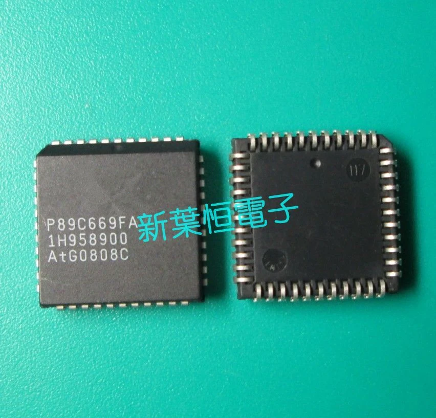 10 шт. IC P89C668HBA