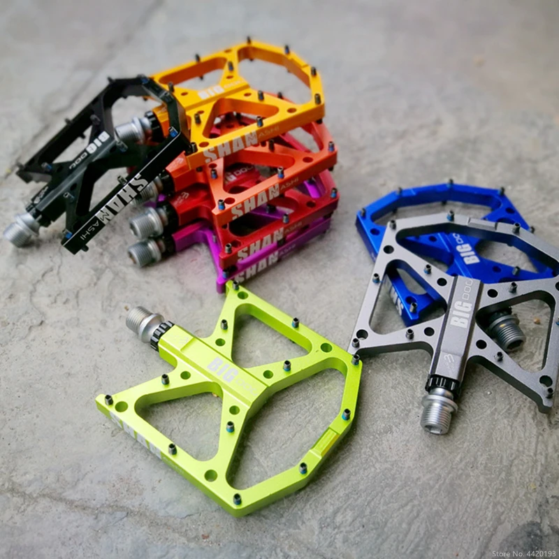 Pedales Antideslizantes Pedales de Bicicleta más Ligeros Hechos de aleación de Aluminio por CNC Pedal de Bicicleta Mejor sensación de Agarre en el pie