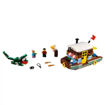

Designer Lego crietor floating house