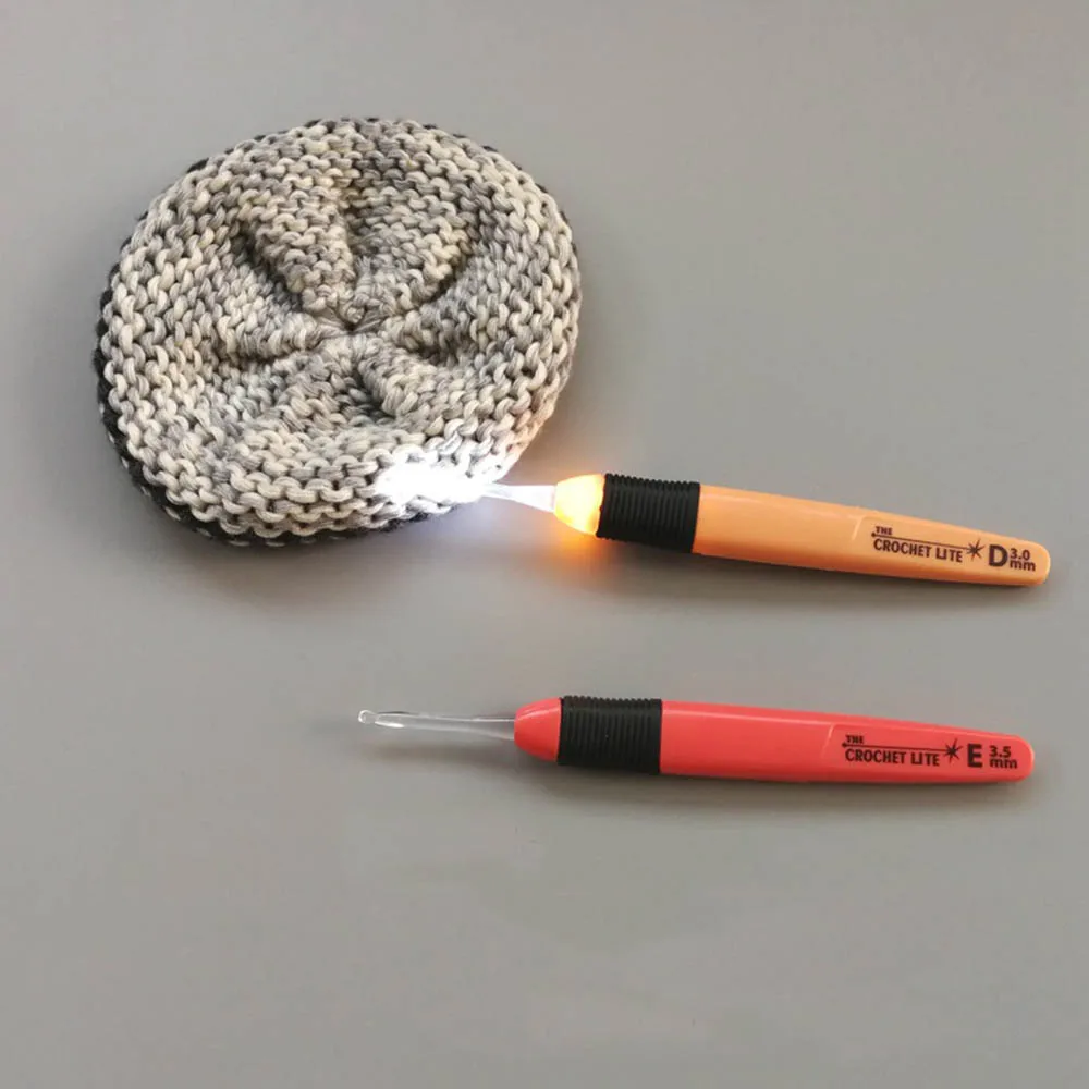1 pc LED Light Crochet Hooks Knitting Needles Weaving AccessoriesToolsCrochet Hooks DIY Luminous Knitting Needle tool Elastic Bands Fabric & Sewing Supplies
