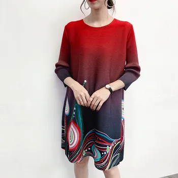 

LANMREM 2020 New Spring Round Collar Print Pullover Dress Women Vintage Loose Temperament Big Size A-line Pleated Dress PD520