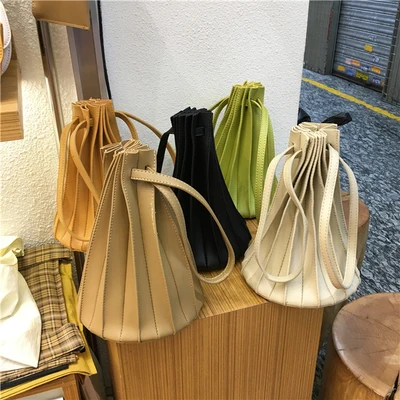 Retro PU Leather Bouffant Bucket Bags Women Handbags Shoulder Messenger Bag Bohemia Beach Bag Small Flap Crossbody Bags Purse